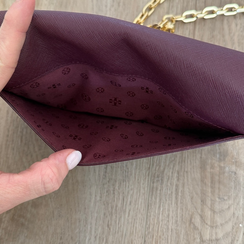 Tory Burch Plum Crossbody Bag with Gold Chain - Picture 5 of 11
